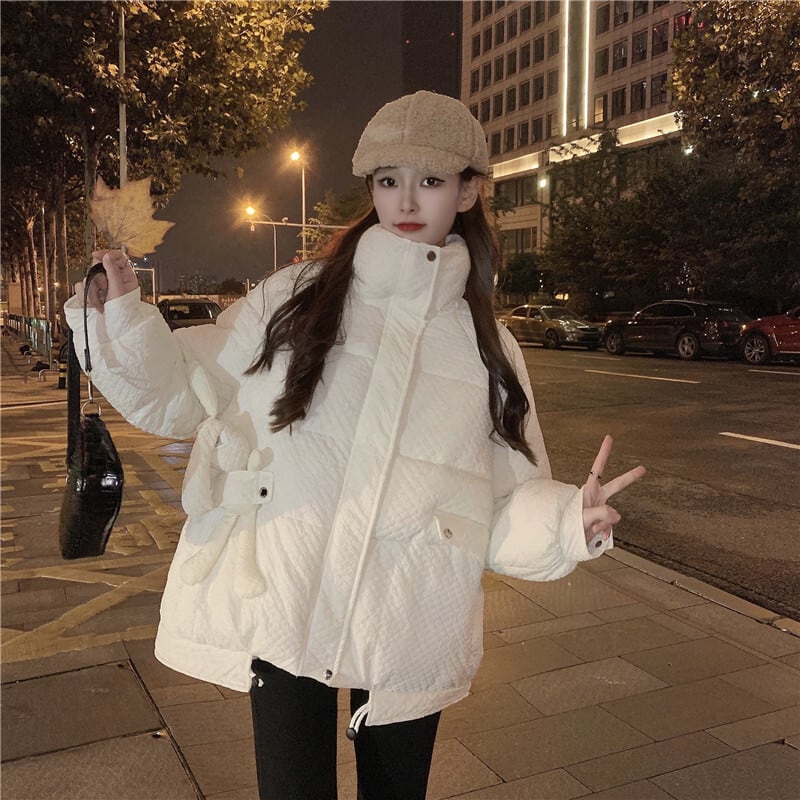 ま*ぎ様 ウサギモチーフの白いアウター ま*ぎ様 ウサギモチーフの白いアウター