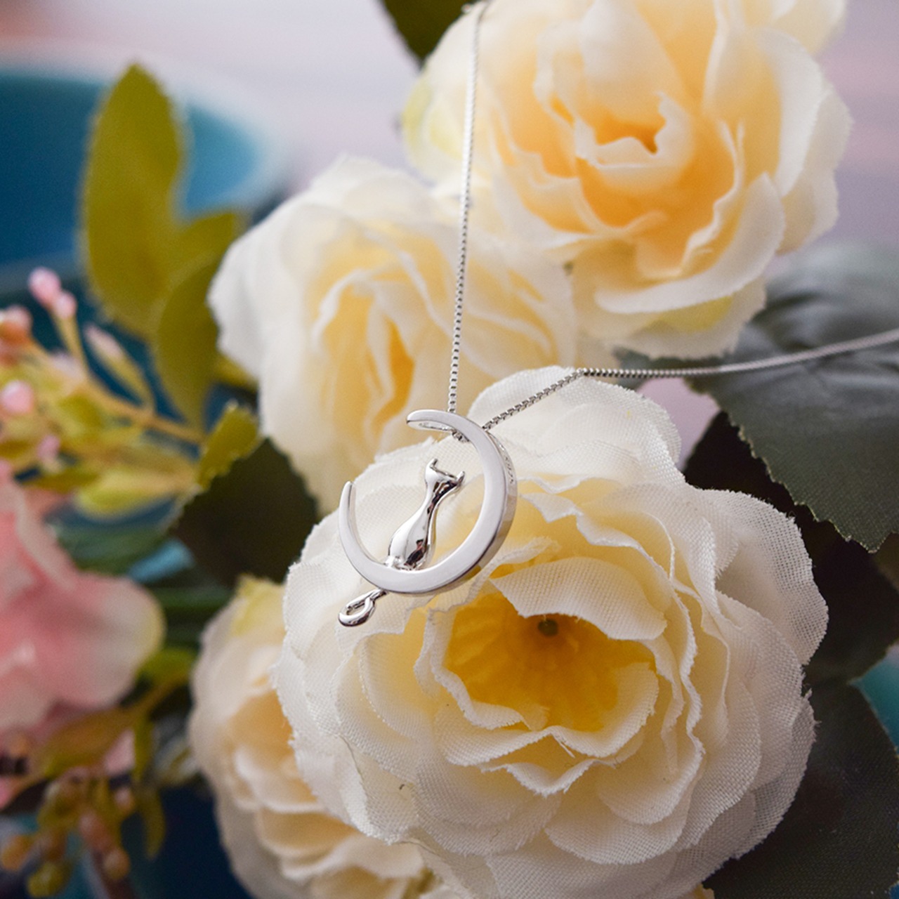 シルバームーンキャットネックレス