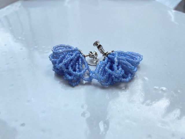 light clear blue earring