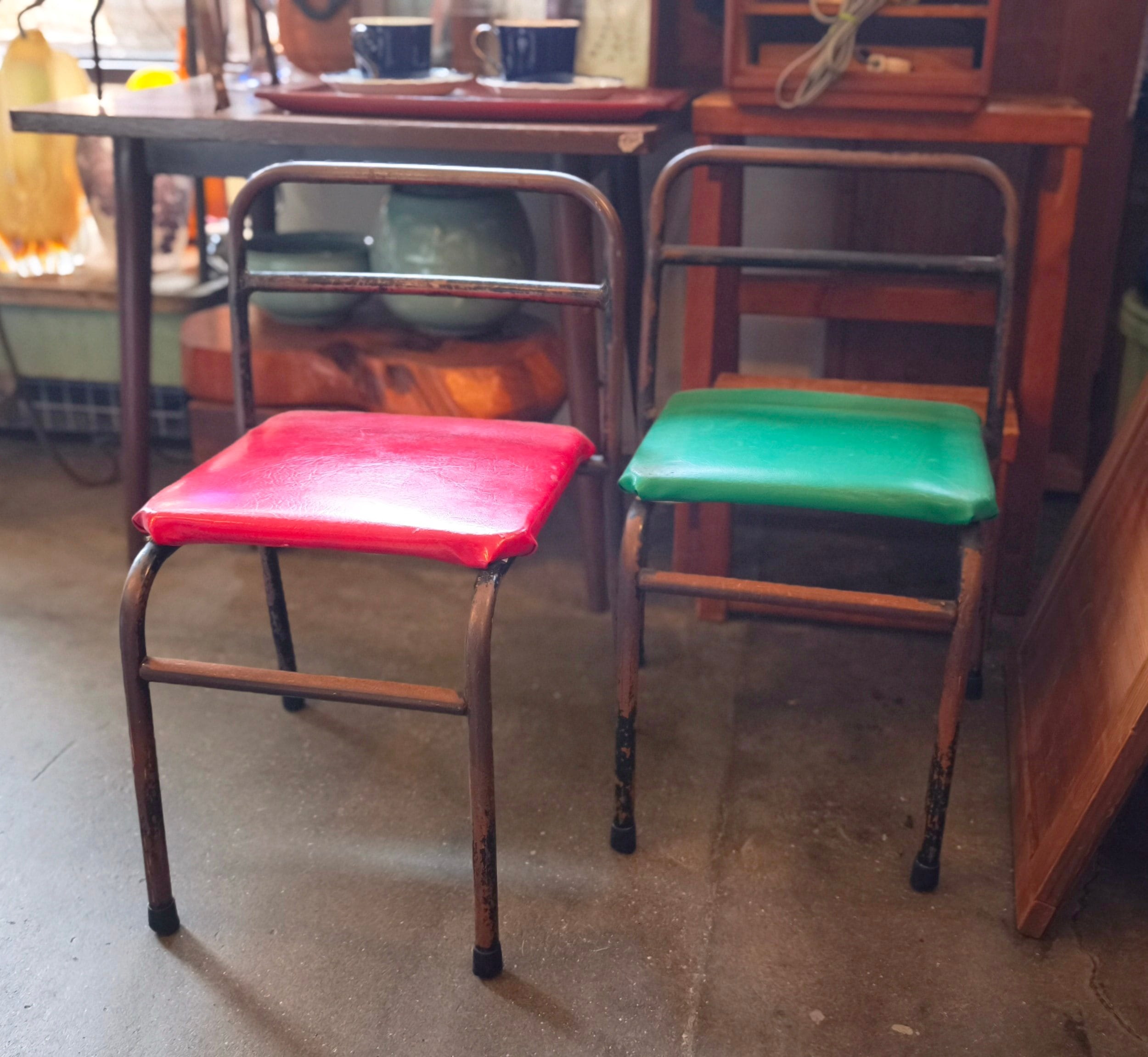 USA vintage ビィンテージスチールパイプ椅子　1940~1950年代 レトロ スチールスツール（緑） 推定昭和40〜50年代 パイプ椅子 | Favs!