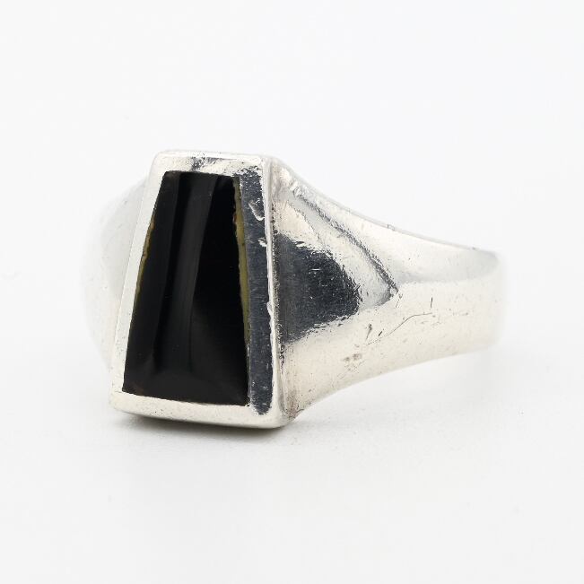 Black Onyx Accent Trapezoid Top Ring #25.5 / Denmark