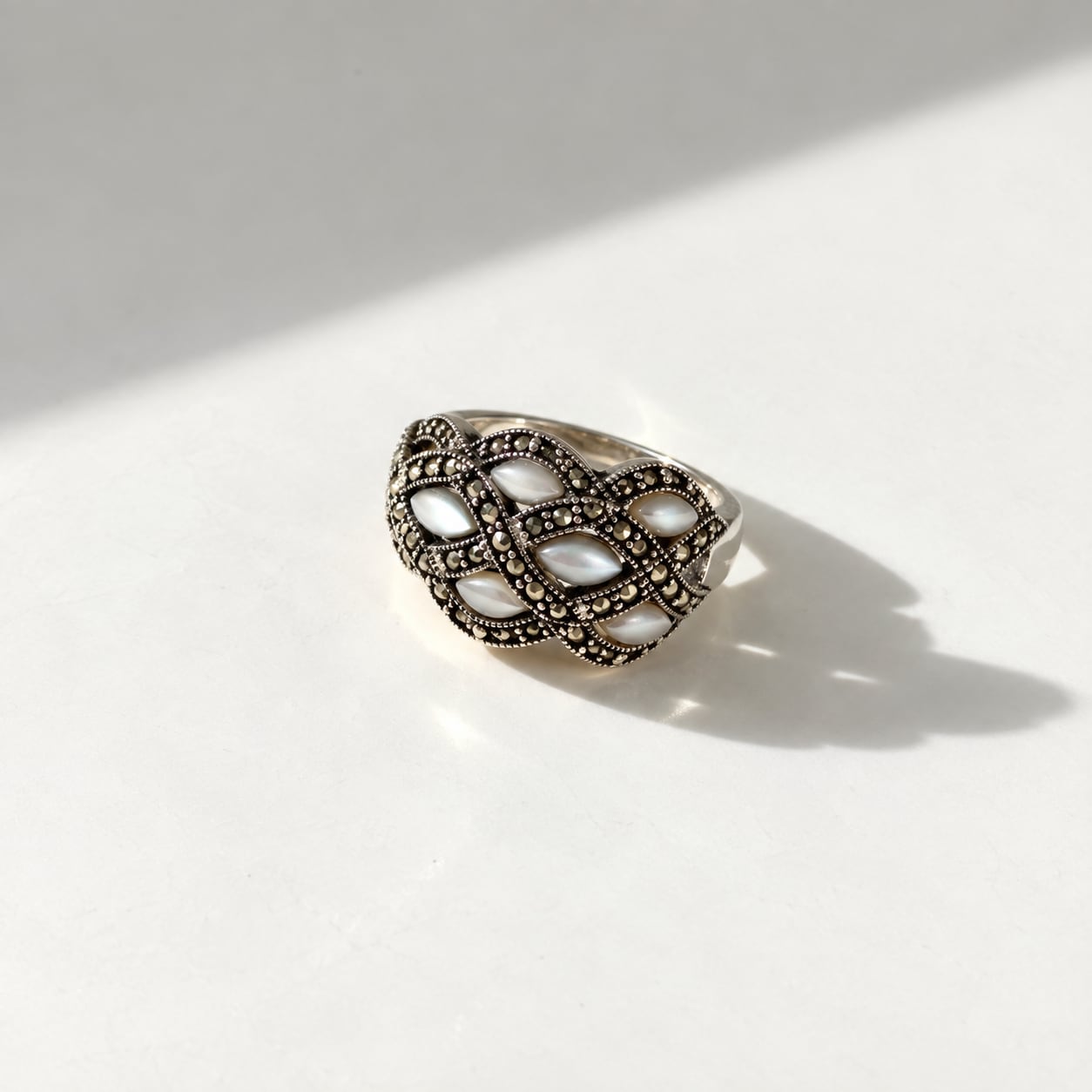 #free silver ring =wiite agate=