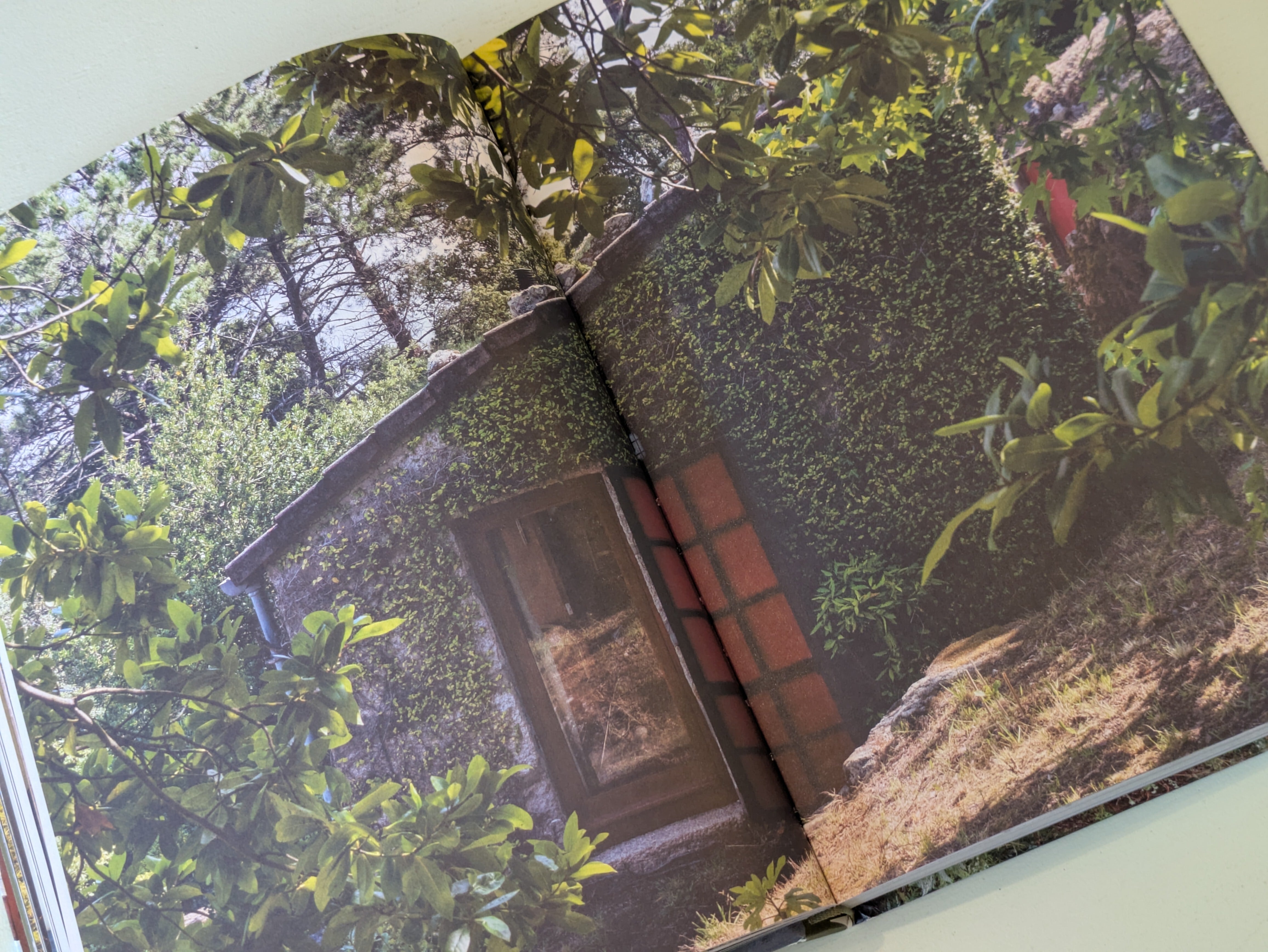 Mountain House : Studies in Elevated Design / マウンテンハウス 山