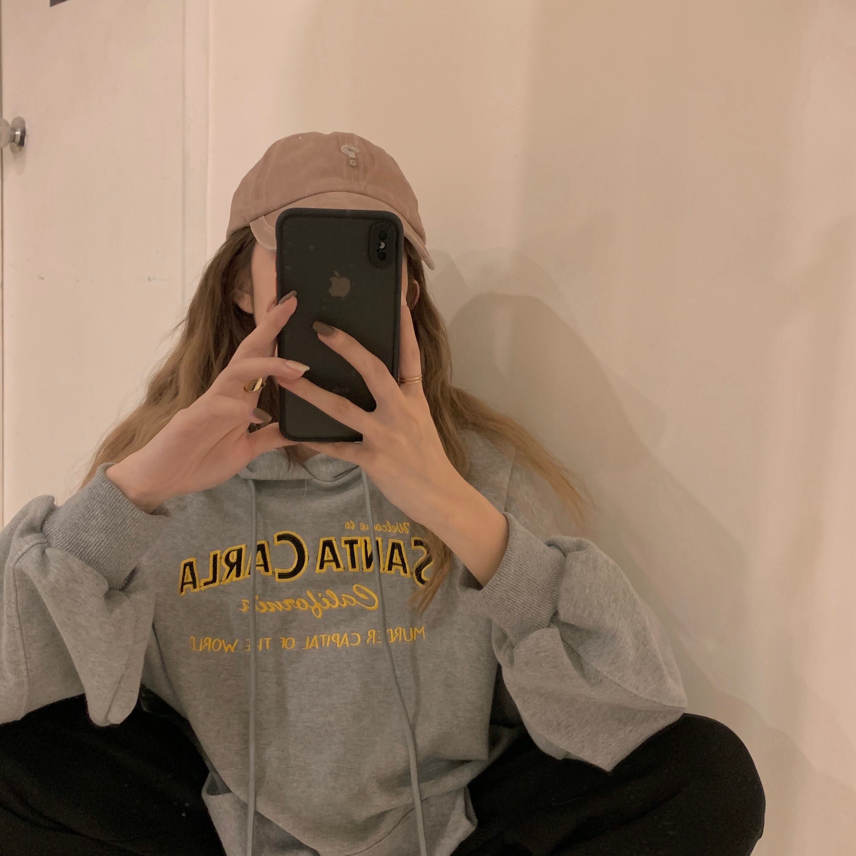 グレーのフード付きセーター女性の2020年初秋カジュアルなフロントとバックの文字刺繍ルーズプルオーバートップトレンドの新バージョン クレセントシティ73751129353