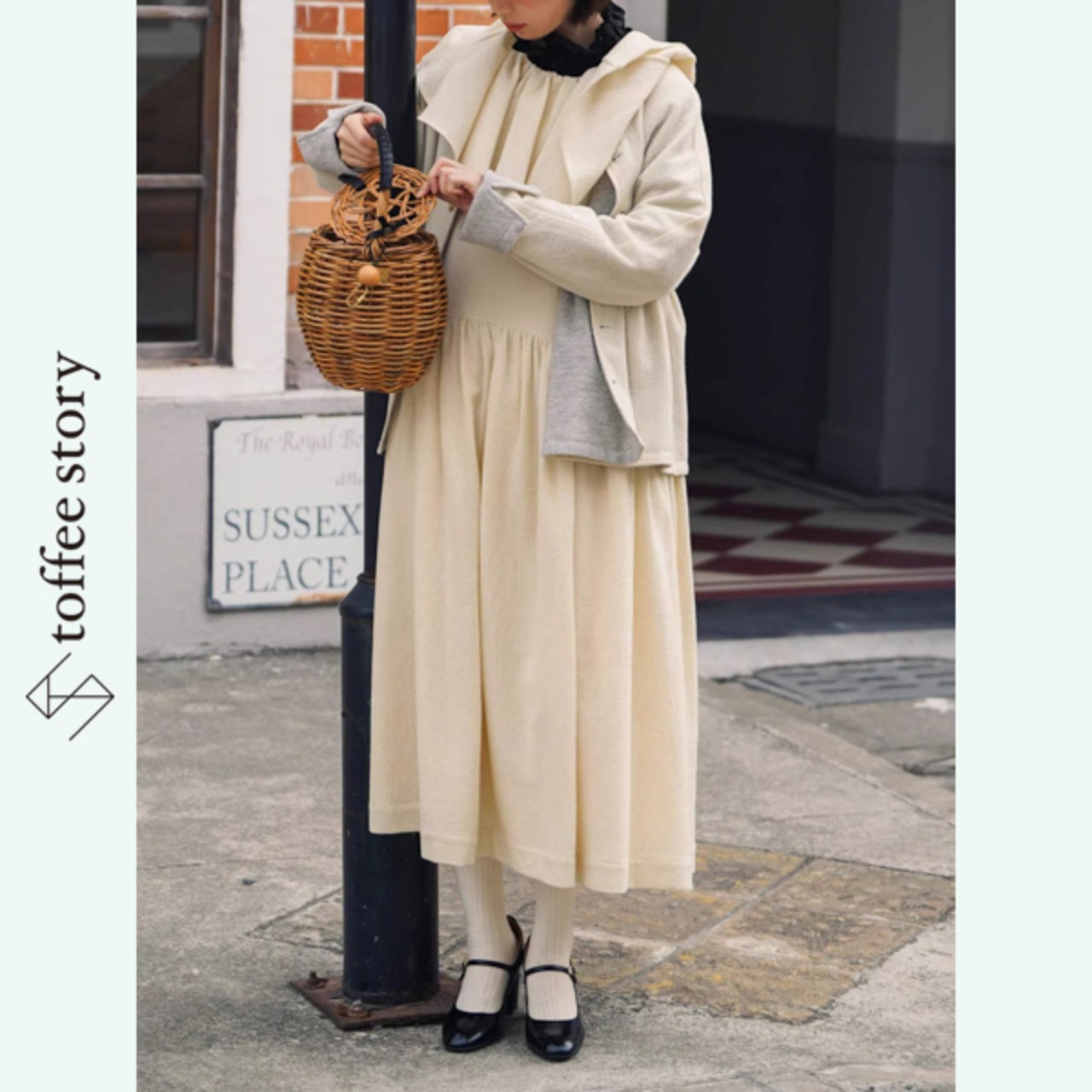 初雪と朝霧をまとうリバーシブルウールカーディガン《W0215》