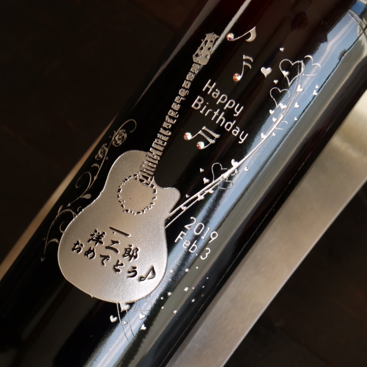 名入れ ボトル 彫刻 【 ギター 感謝 赤ワイン 750ml 】 誕生日 プレゼント 音楽 ミュージシャン ギタリスト 還暦 誕生日 プレゼント 退職祝い 父の日 母の日 敬老の日 結婚祝い 喜寿 古希 傘寿 白寿 米寿 記念日 お中元 お歳暮 結婚 結婚祝い 結婚記念日 金婚式 銀婚式 感謝 男性 女性 クリスマス ありがとう おめでとう 感謝の気持ち ワイン 送料無料