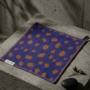 towel.studio / Pebbles Wash Cloth -Azure & Chestnut-
