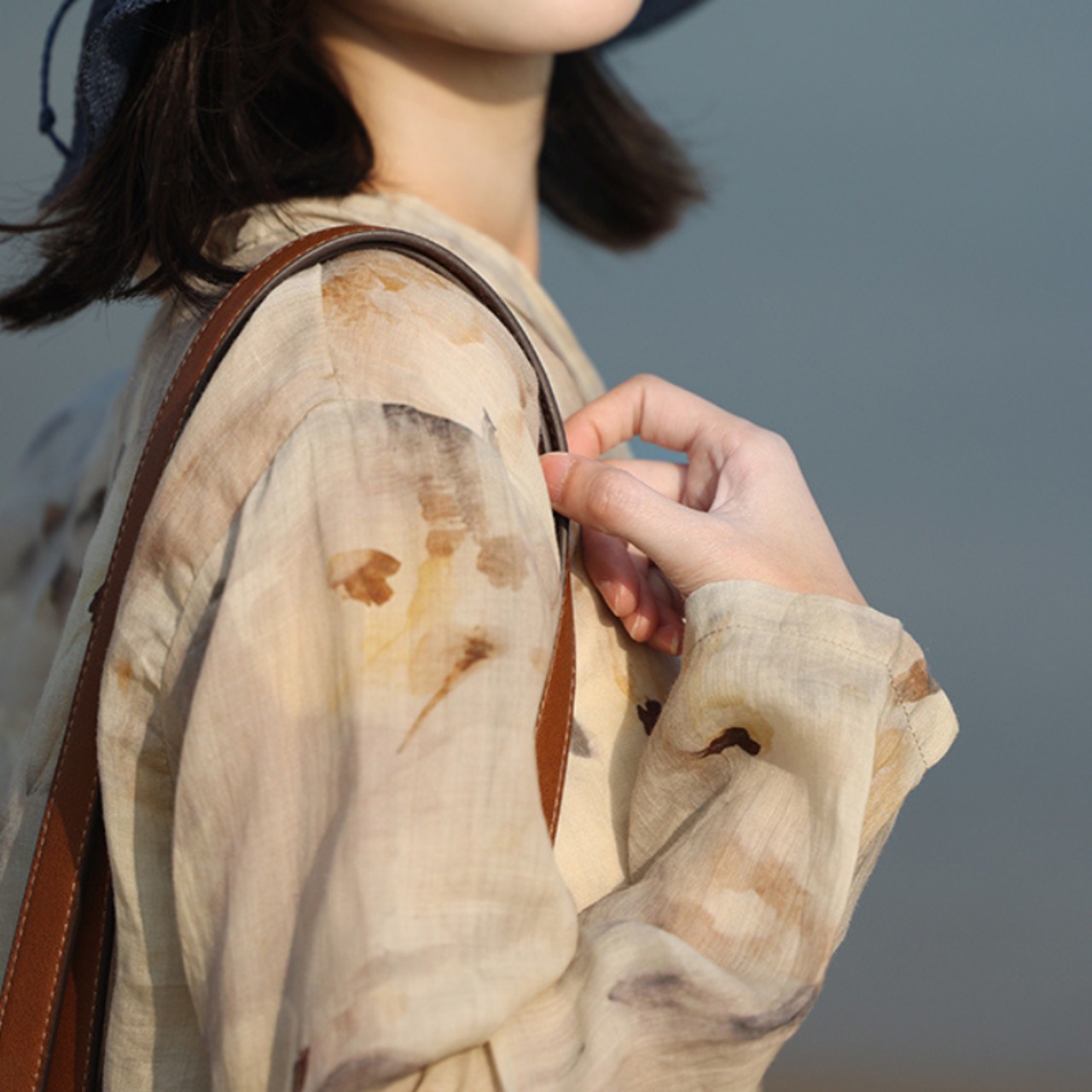 レトロ水彩風ラミーシャツ A01220