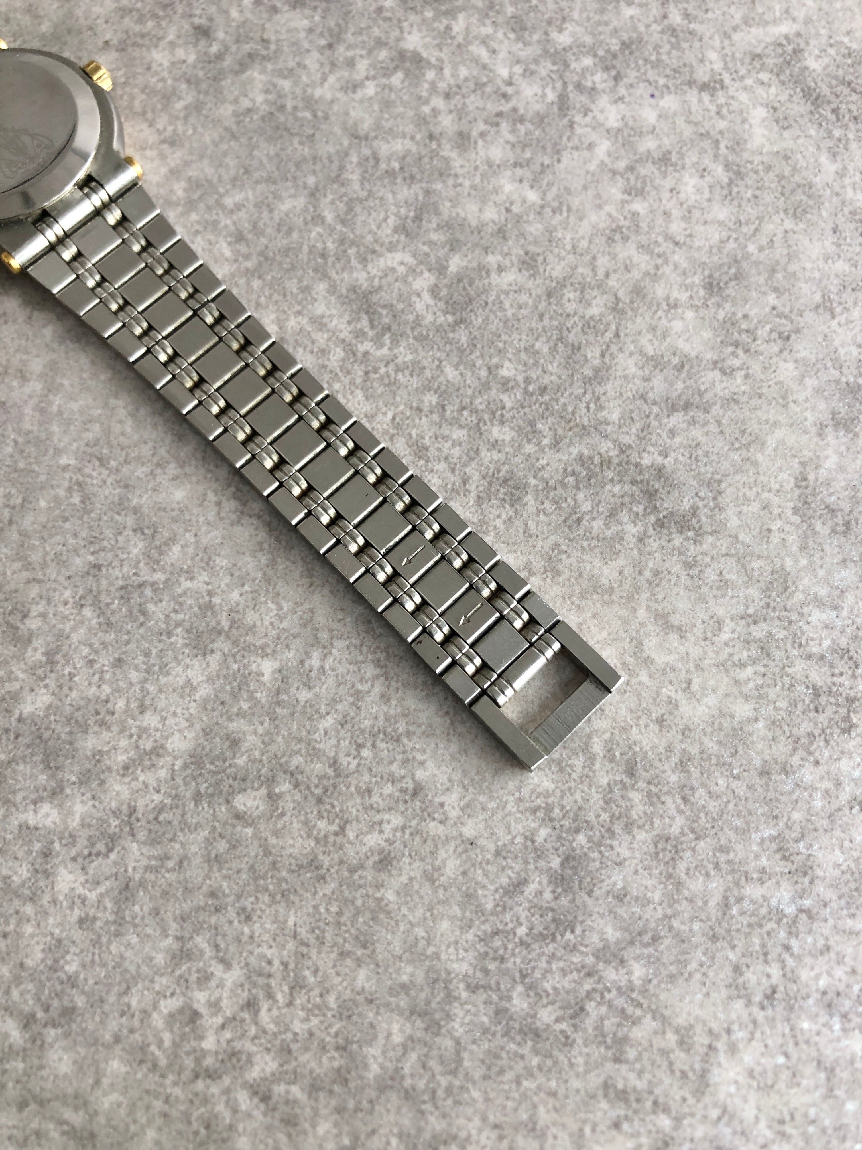 GUCCI グッチ 腕時計 シルバー×ゴールド GG ステンレススチール 9100L