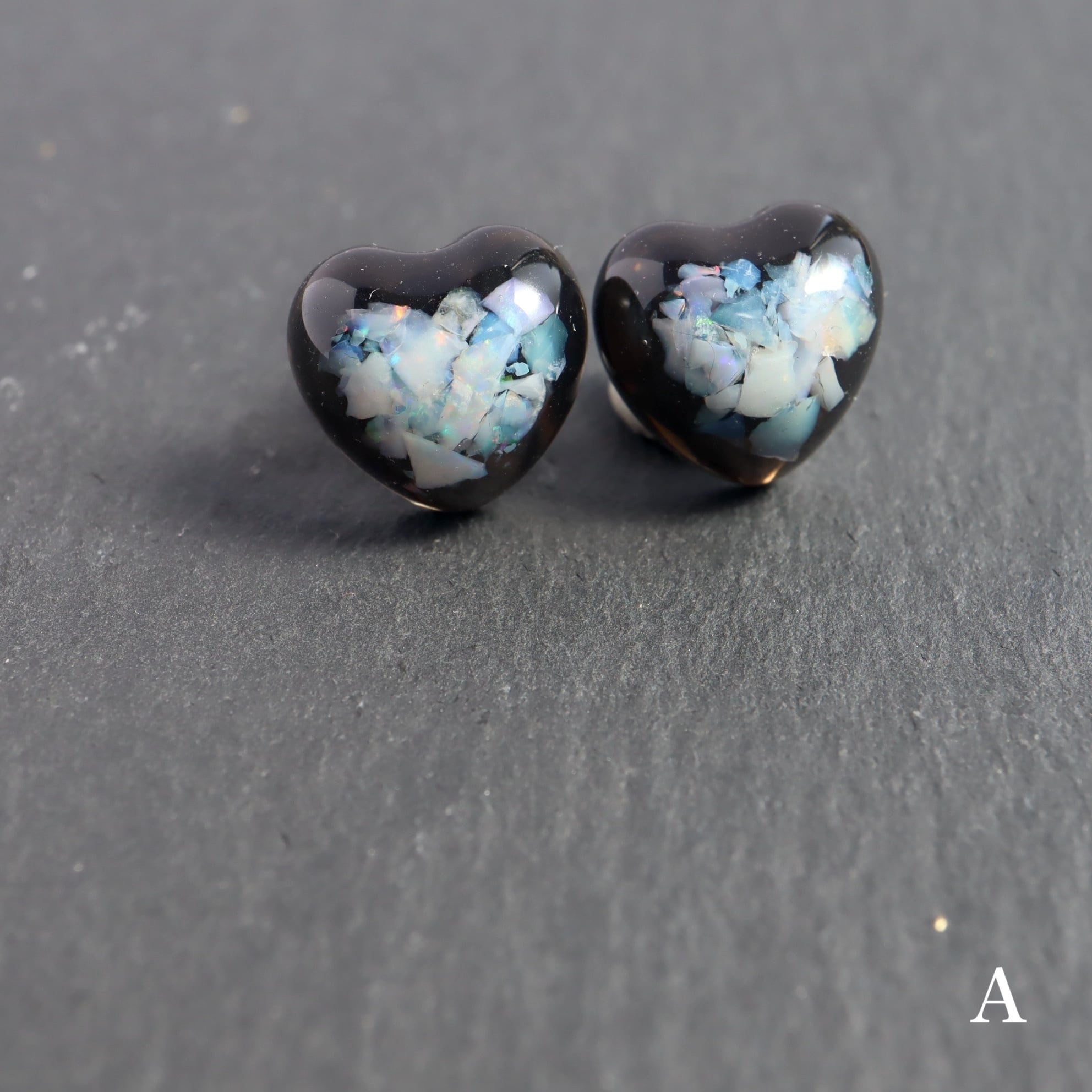 オパール BLACK ハートピアス ブラック 天然石 原石 ハンドメイド
