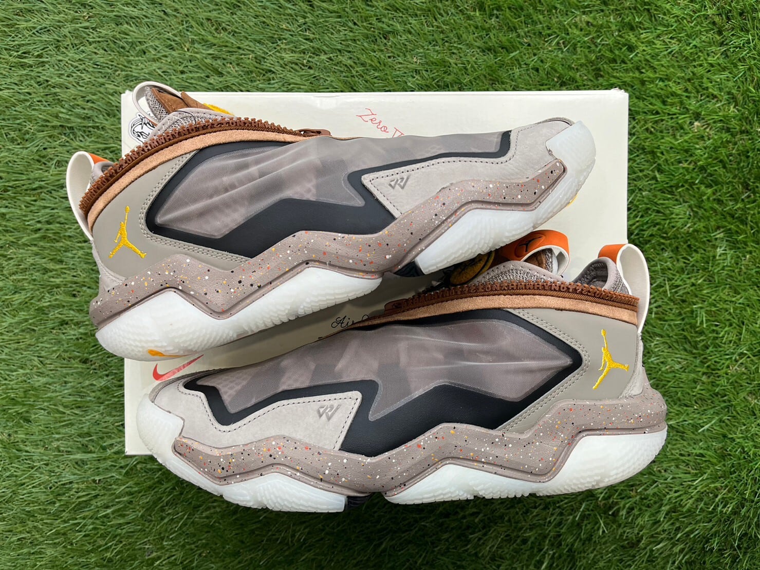 NIKE × HONOR THE GIFT JORDAN WHY NOT .6 PF MOON FOSSIL DX1693-001 
