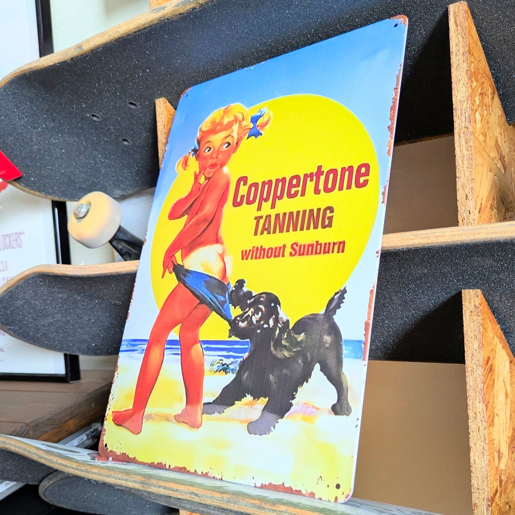 ♧送料無料！ちょうどいいブリキ看板【 Coppertone ( コパトーン ) 】コパトーンガール METAL SIGN / メタルサイン / ブリキ看板 / サインボード / ビンテージ加工 〚アメリカン雑貨 アメトイ〛