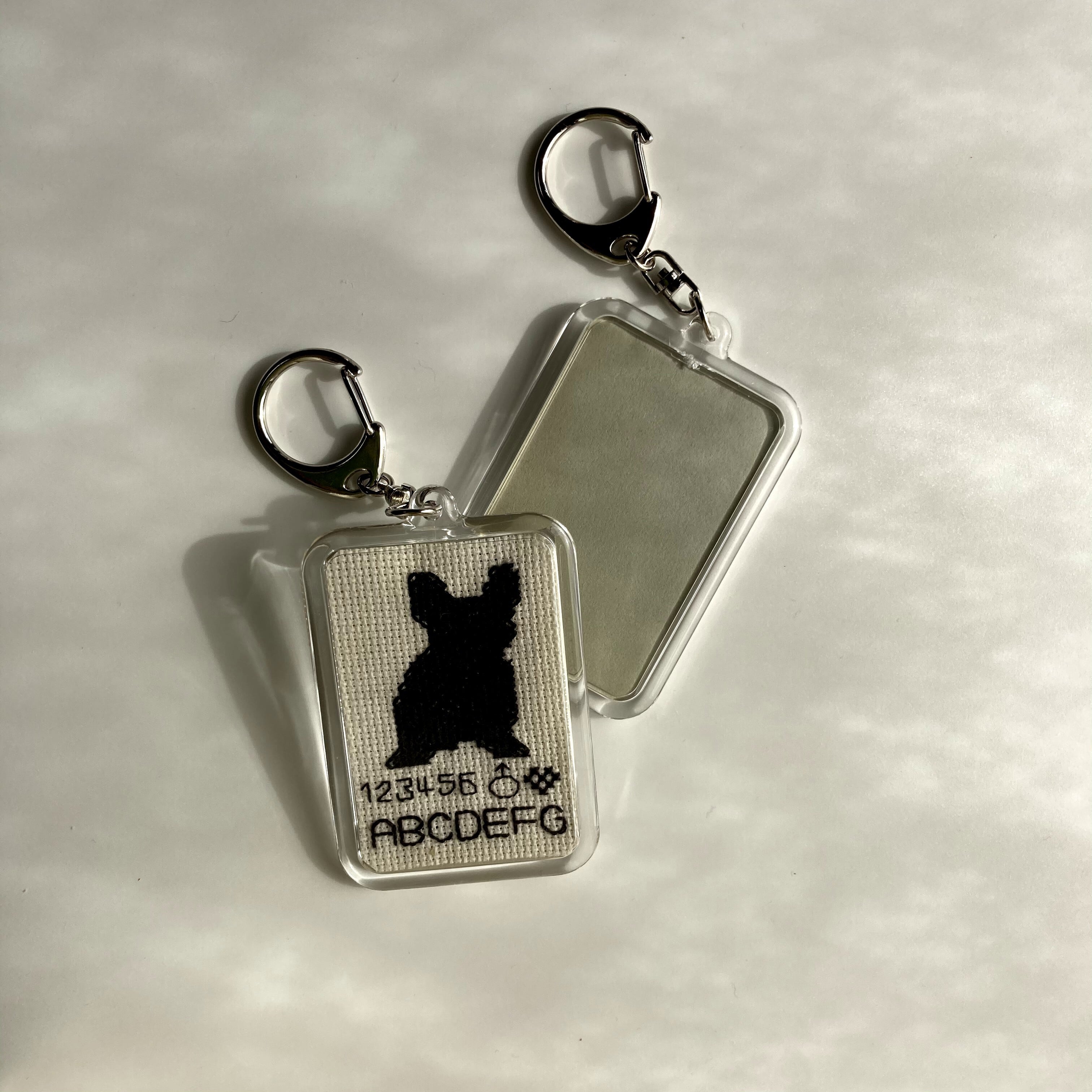 クロスステッチししゅうキット:Dog's Key holder フレブル | にっとも堂