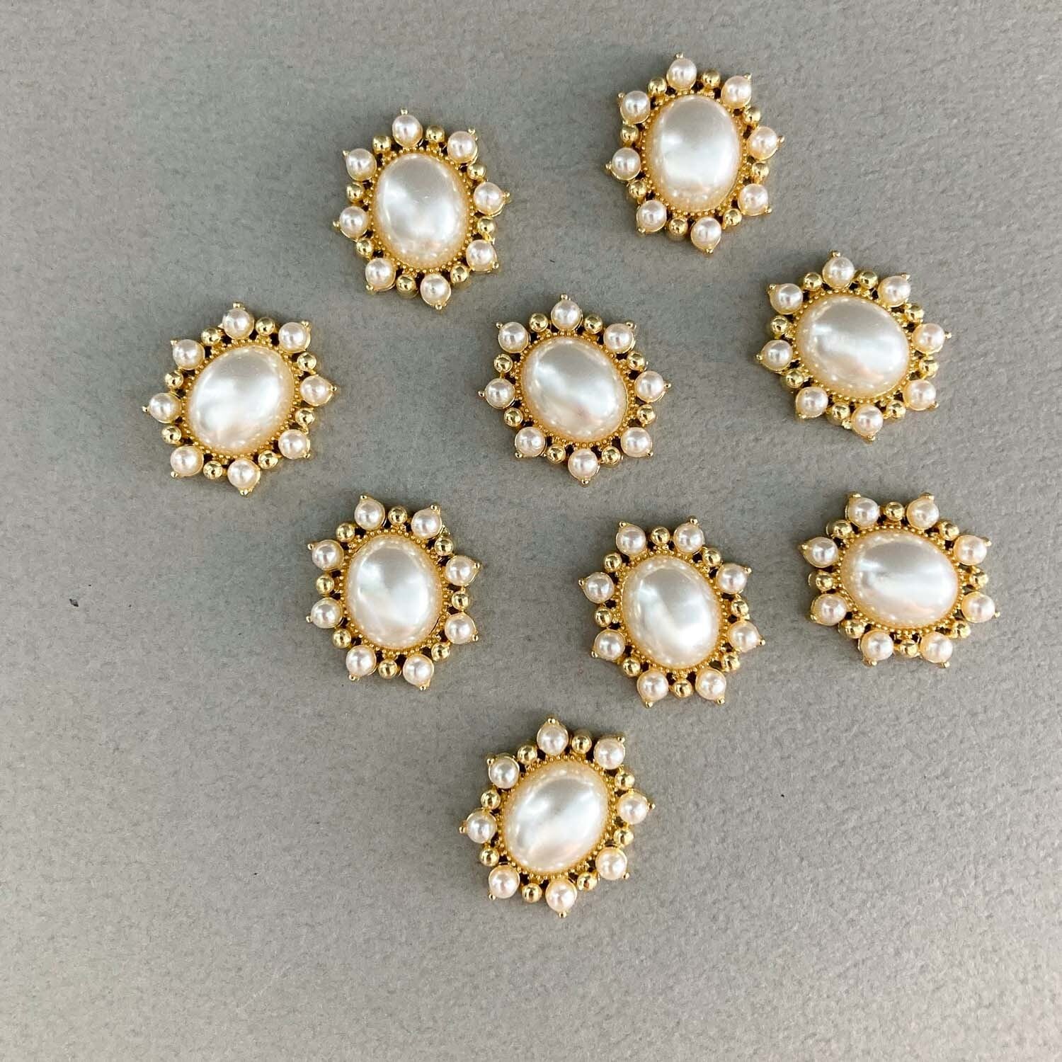 〈再入荷〉つぶつぶゴールドパール縁のオーバルパールカボション