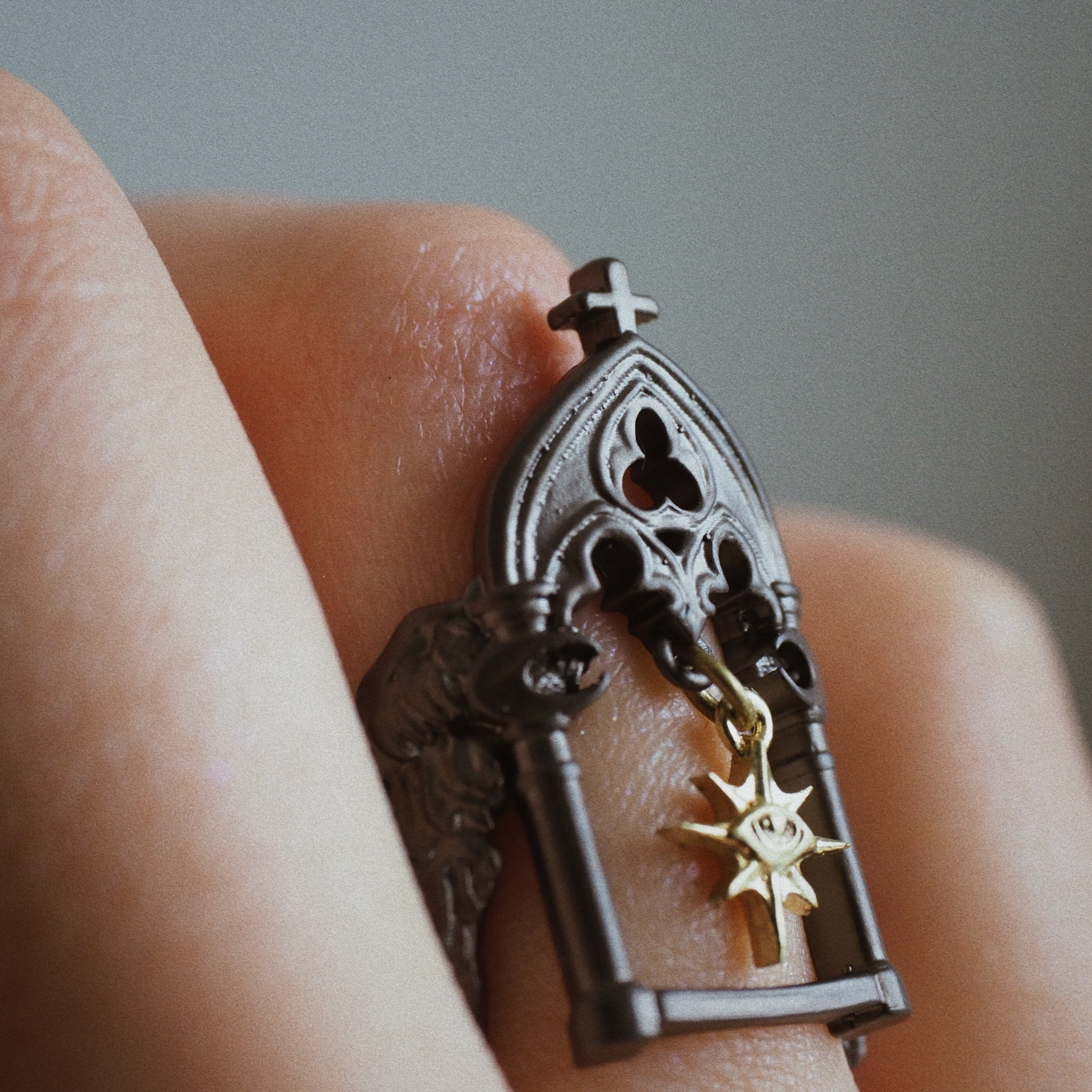 翼をなくした天使のリング ダーク | 星屑美術館