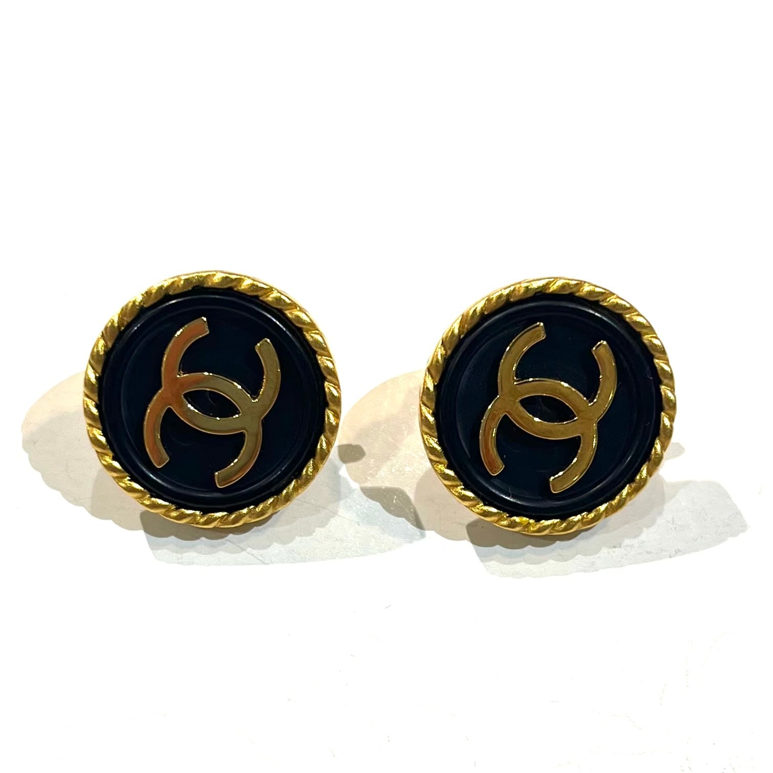 CHANEL】2364 シャネル96年製 ヴィンテージ ブラックゴールドココ