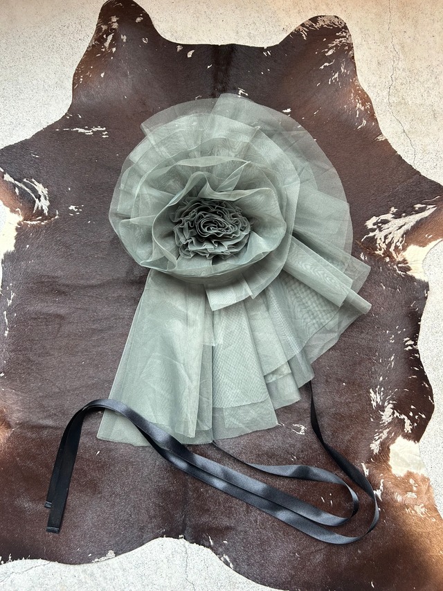 VIVIANO  tulle flower choker