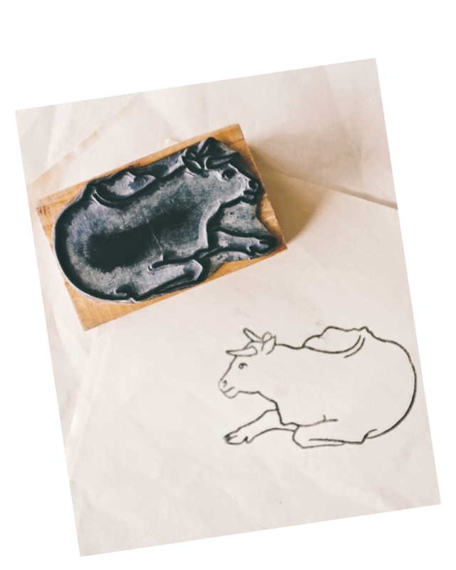 フランス 8c 微睡の大きな牛さんとメランコリーな木製スタンプ ヴィンテージ