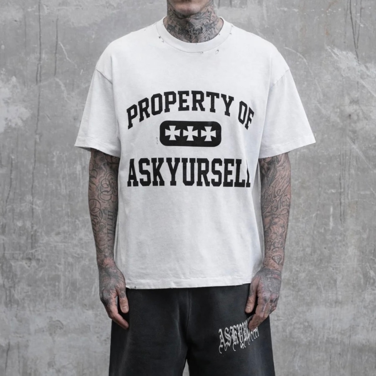 ASKYURSELF / property tee white