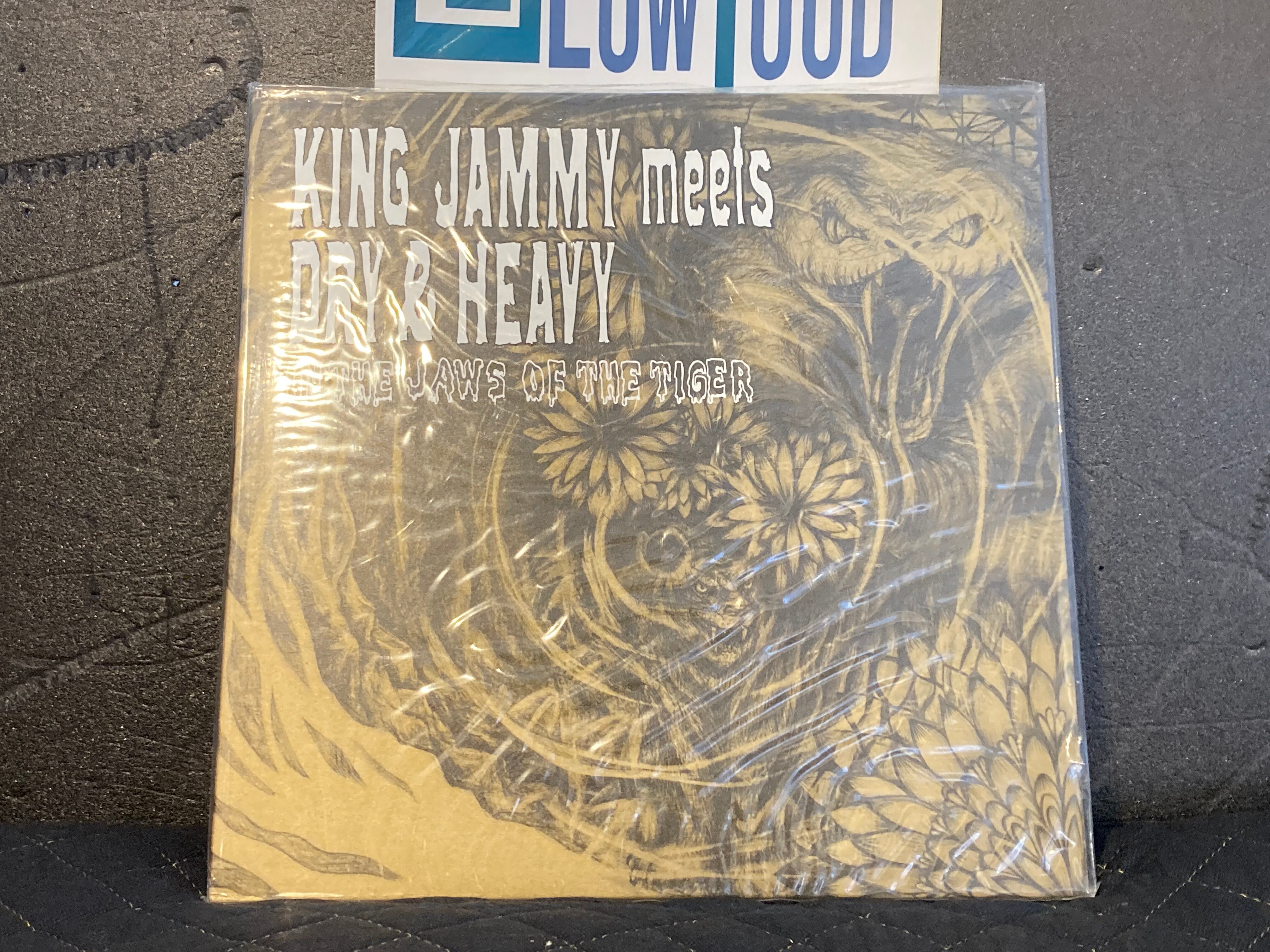 King Jammy meets Dry &amp; Heavy &frasl; In The Jaws Of The Tiger | LOW LOUD