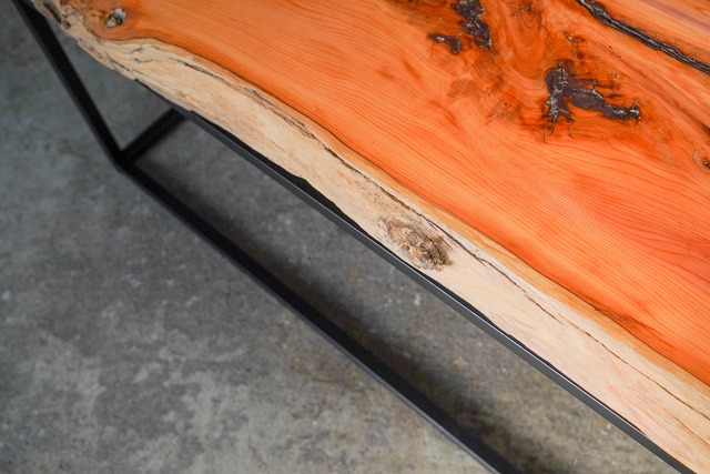 一位のローテーブル　2cm浮かせてます