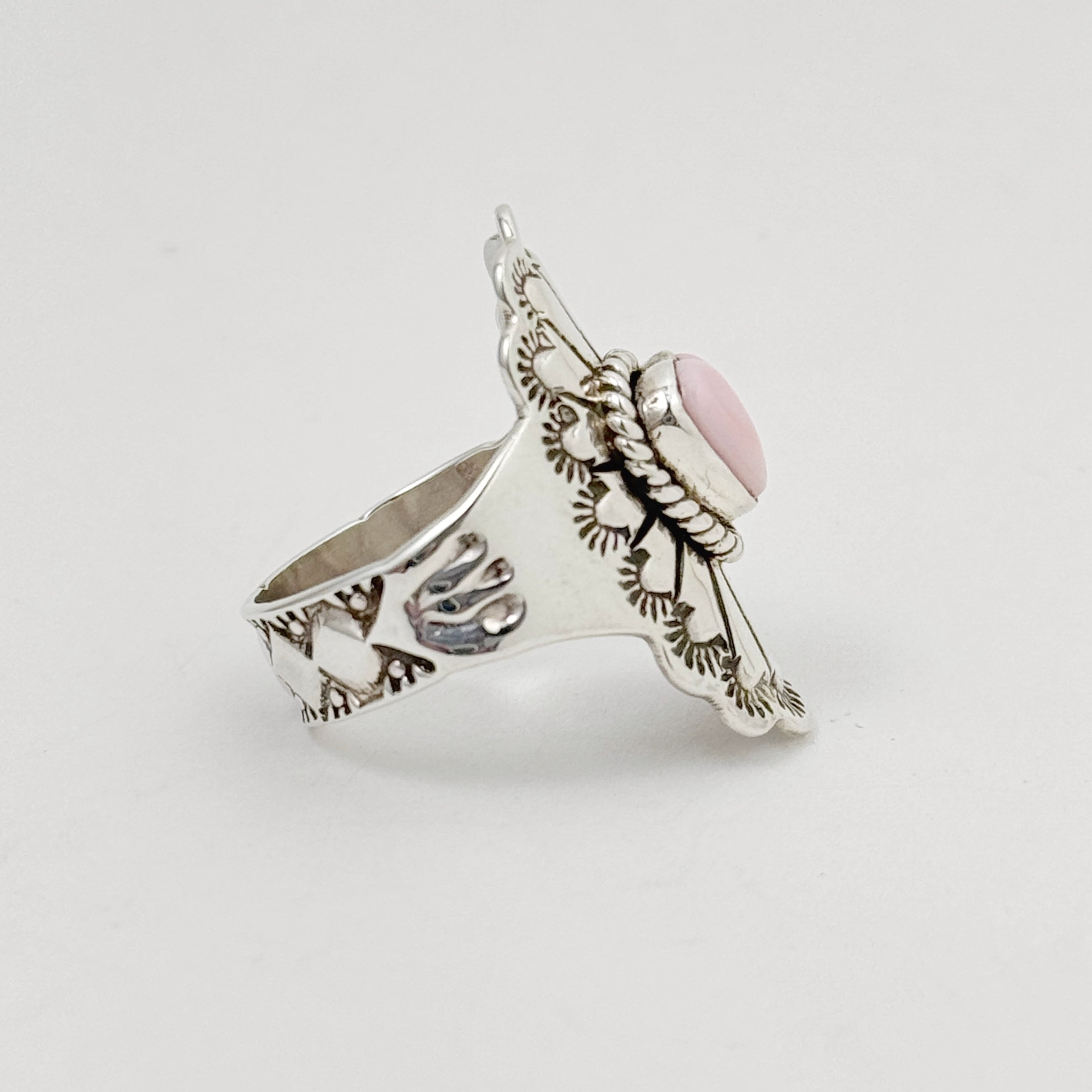 Indian Jewelry】ハート コンクシェル フリーサイズ リング 指輪 Indian Jewelry】ハート コンクシェル フリーサイズ リング 指輪