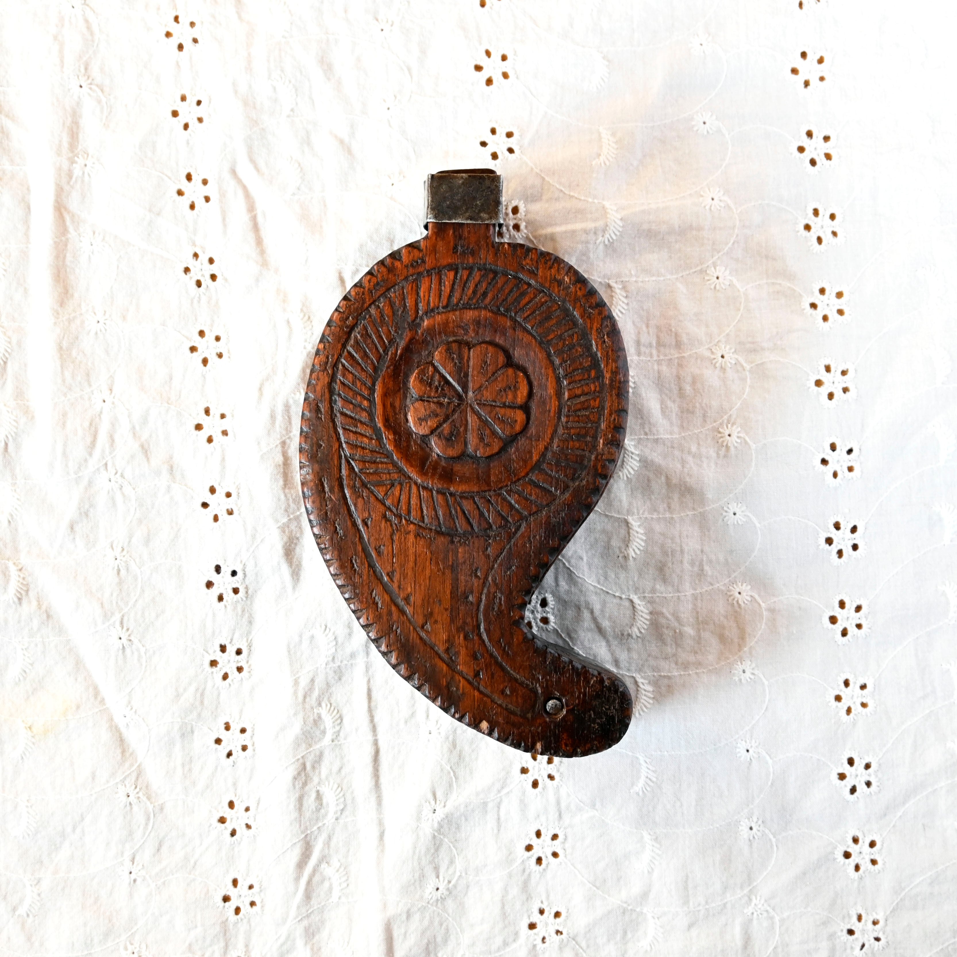 木製ティカ（紅）ボックス【インド・20世紀半】 | 暮らしの骨董店