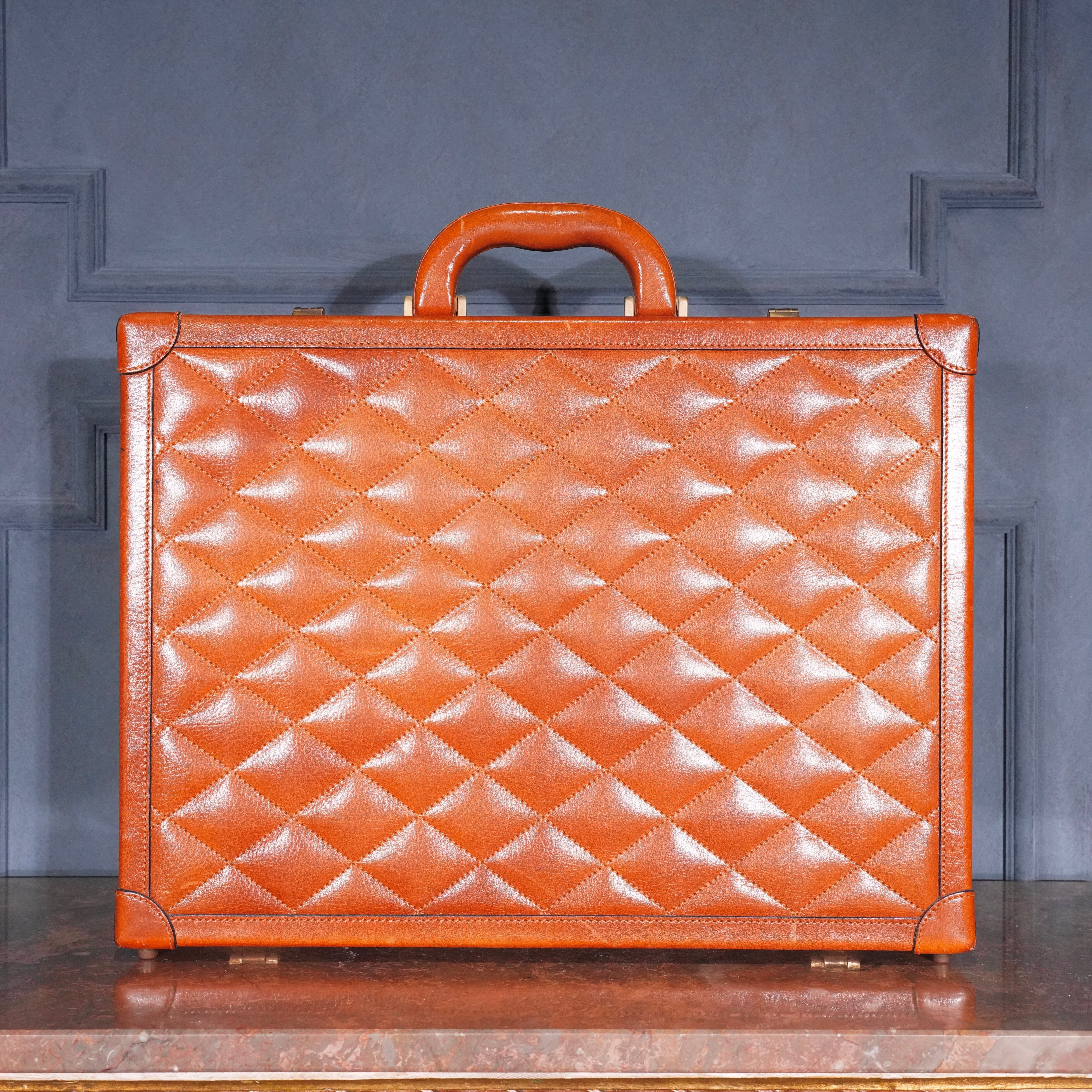 BALLY バリーレザーアタッシュケース（ビジネスバッグ） BALLY DIAMOND QUILTING STITCH DESIGN LEATHER ATTACHE CASE/バリー