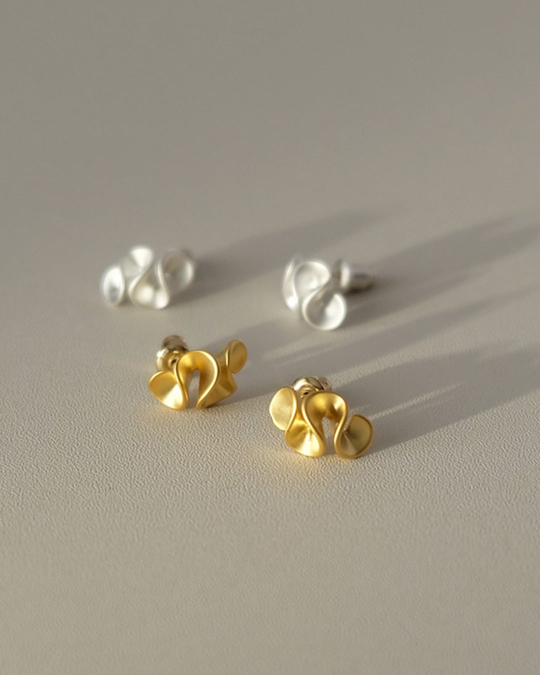 ミニウェーブピアス G24022