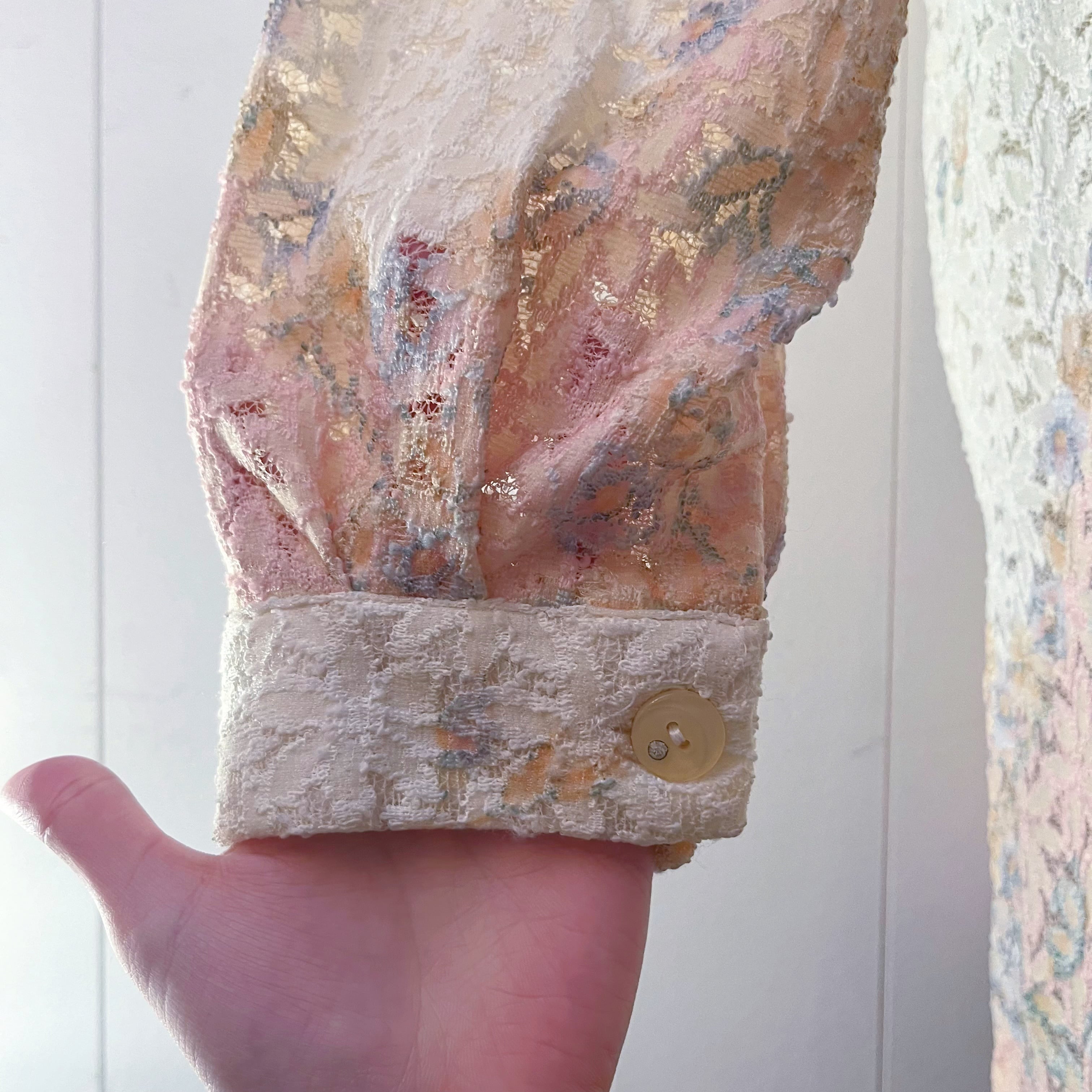 cream gradation flower mesh blouse