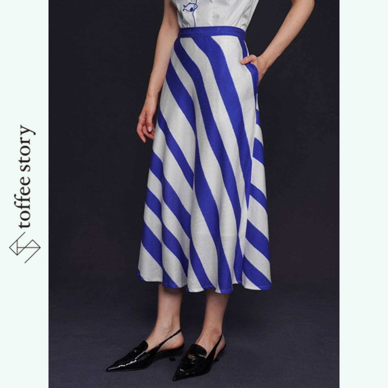 青と白の詩を描く流線ストライプスカート 《C0238》