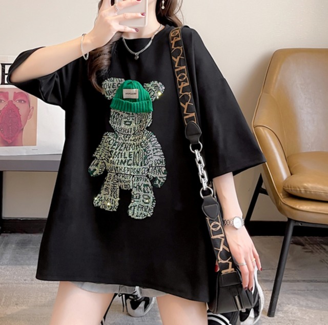 トップス Tシャツ カットソー ビッグT 袖あり 半袖 5分袖 五分袖 ラウンドネック 襟なし ストレート ワイド もこもこ 伸縮性 サテン かわいい カジュアル おしゃれ お洒落 かっこいい こなれ感 ラフ メンズライク ボーイッシュ 個性的 主役級 存在感 プリント 春 夏 10代 20代 30代 レディース 女性用 学生 通学 デート お出かけ お泊まり 休日 アウトドア 旅行 着回し 普段使い 韓国系 楽ちん M L XL  ゆったり オーバーサイズ ホワイト ブラック グリーン グレー