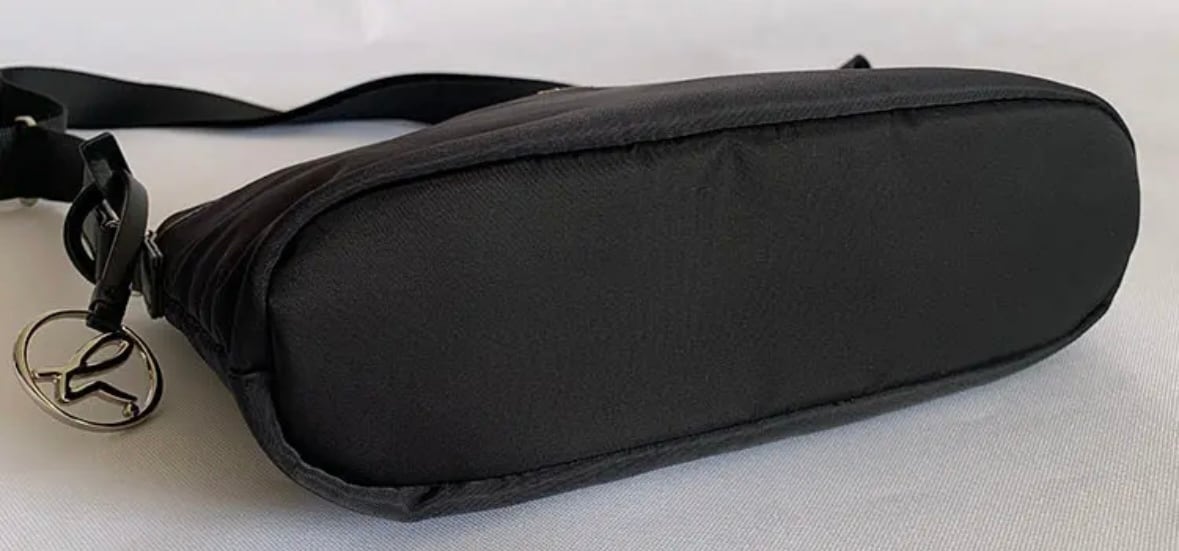 値下げ　美品！！アニエスベー  ショルダーバッグ 限定値下げ agnes b. アニエスベー ショルダーバッグ 肩掛けバッグ