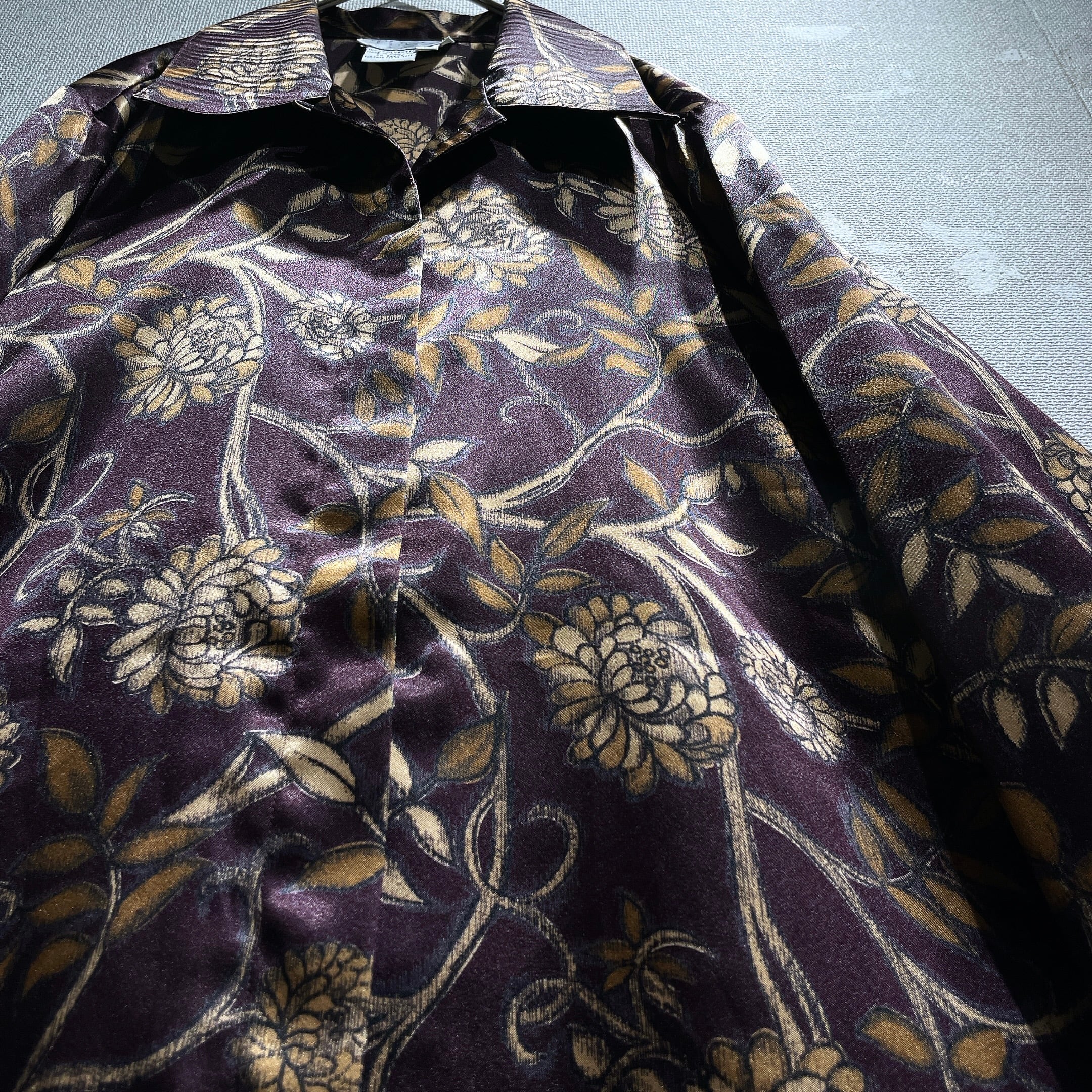 Beautiful Modern Flower painted vintage open collar drape shirt