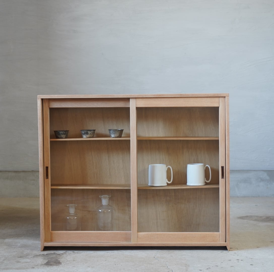 すっきりとした姿のガラスケース