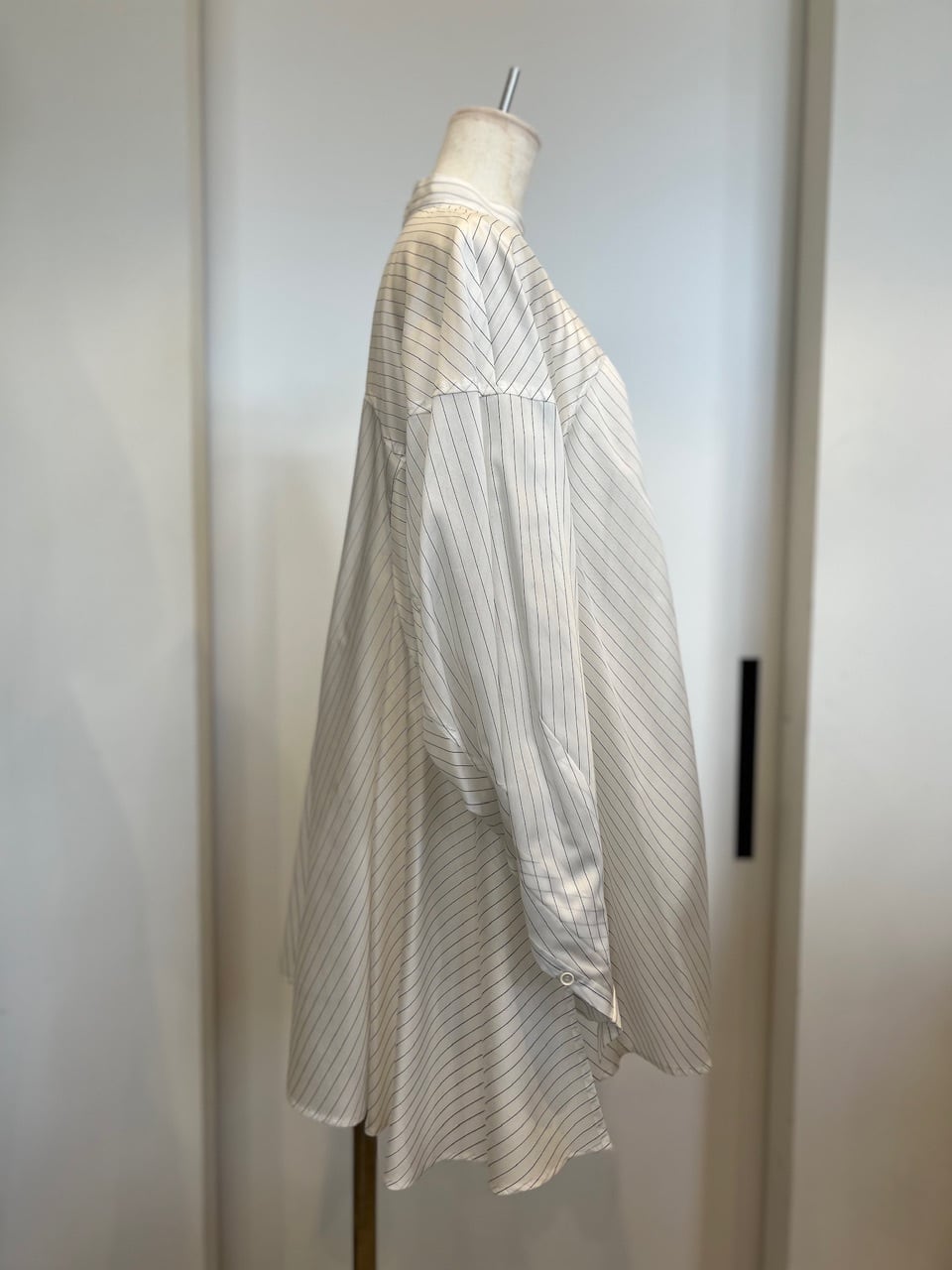 【PASSIONE】ストライプフレアシルエットシャツ