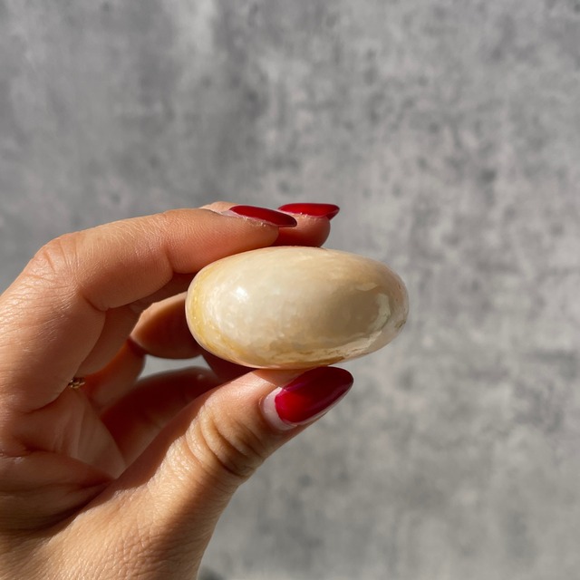 【スティルバイト】パームストーン｜握り石｜鉱物 天然石 パワーストーン