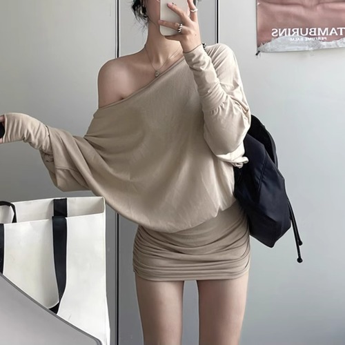 ドルマンスリーブオフショルミニワンピ ・71808