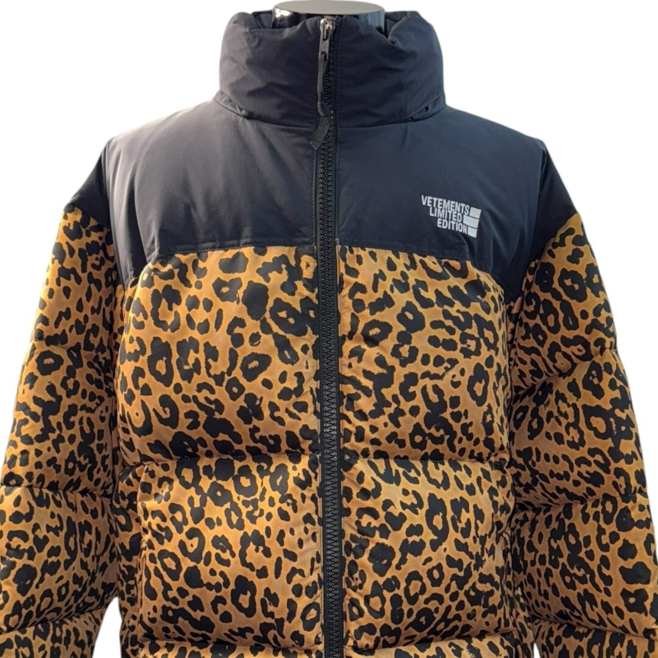 【VETEMENTS】ヴェトモン ダウンジャケット