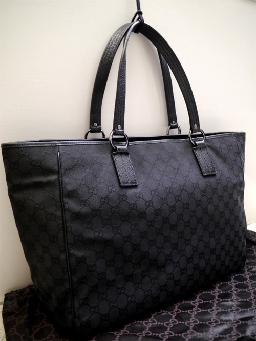 美品16万◆GUCCI グッチ GG柄 大容量 男女可 A4対応 ビジネスOK キャンバスxレザー トート ハンド バッグ 黒◆ A4対応で通勤通学にも大活躍