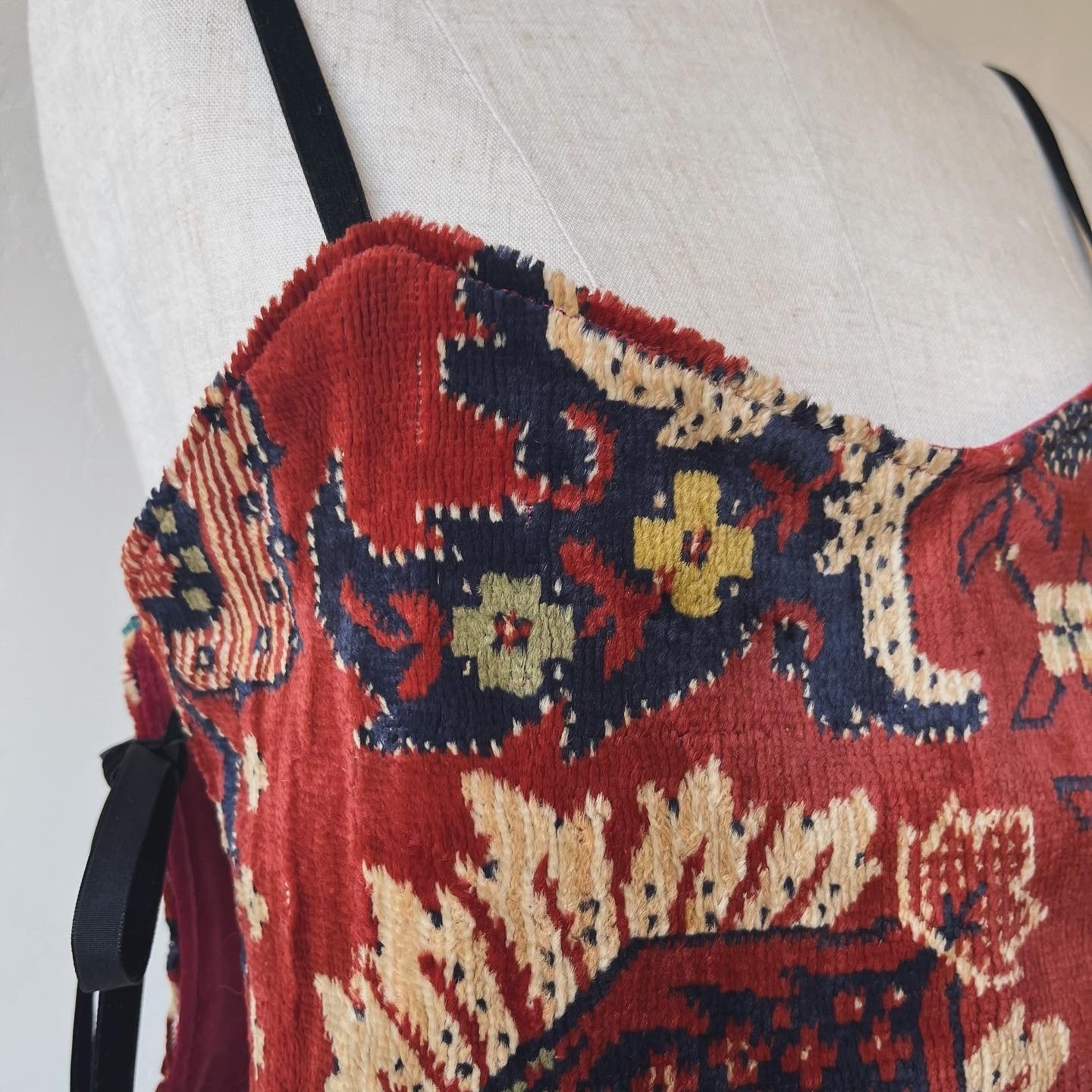 KILIG vintage original rug bustier | KILIG vintage KILIG vintage original rug bustier | KILIG vintage