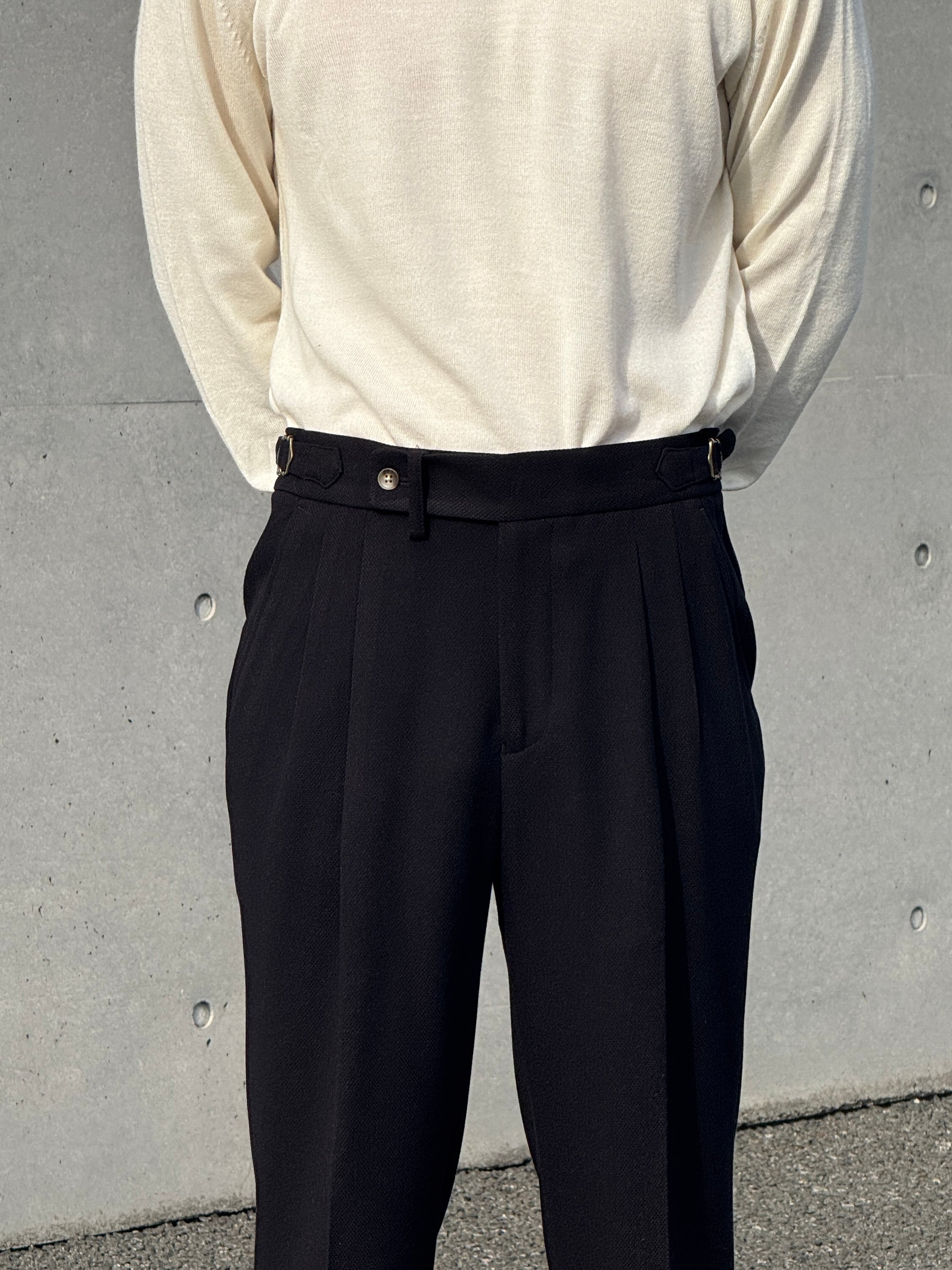 CARUSO スラックス　ベルトレス　BLACK 美品 CARUSO スラックス ベルトレス BLACK 美品 KATSURAGI 12-TUCKS PANTS