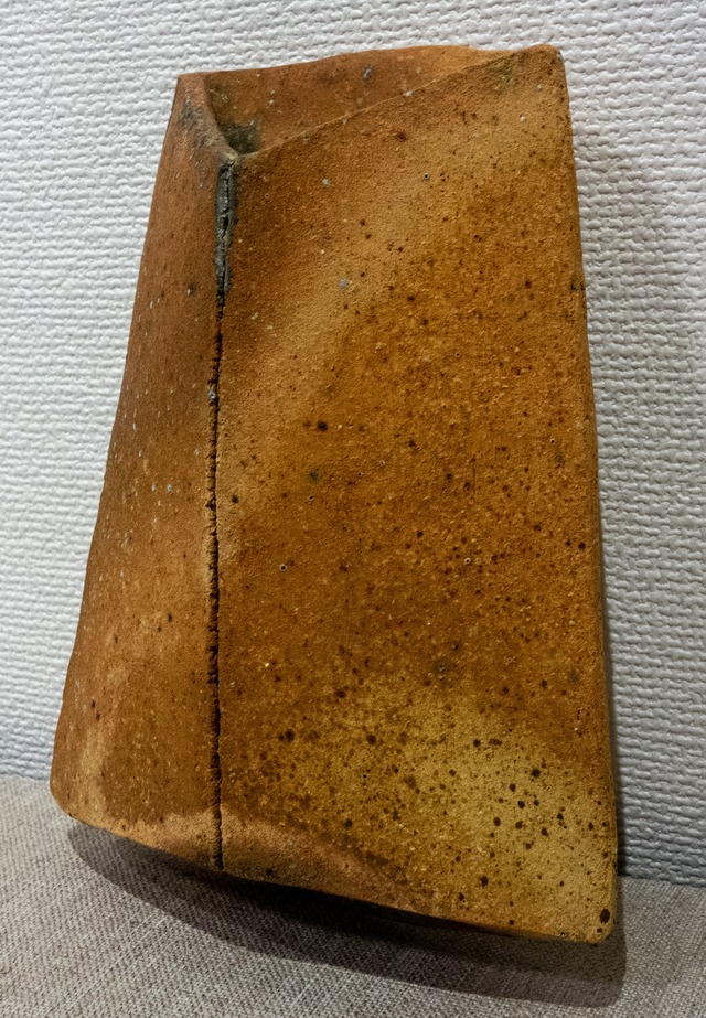 三原研「焰器掛花入」