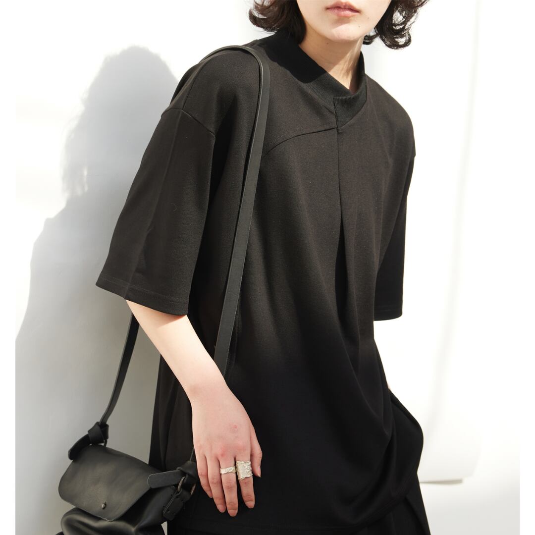 Cross-threaded Neckline Short-Sleeved T-Shirt