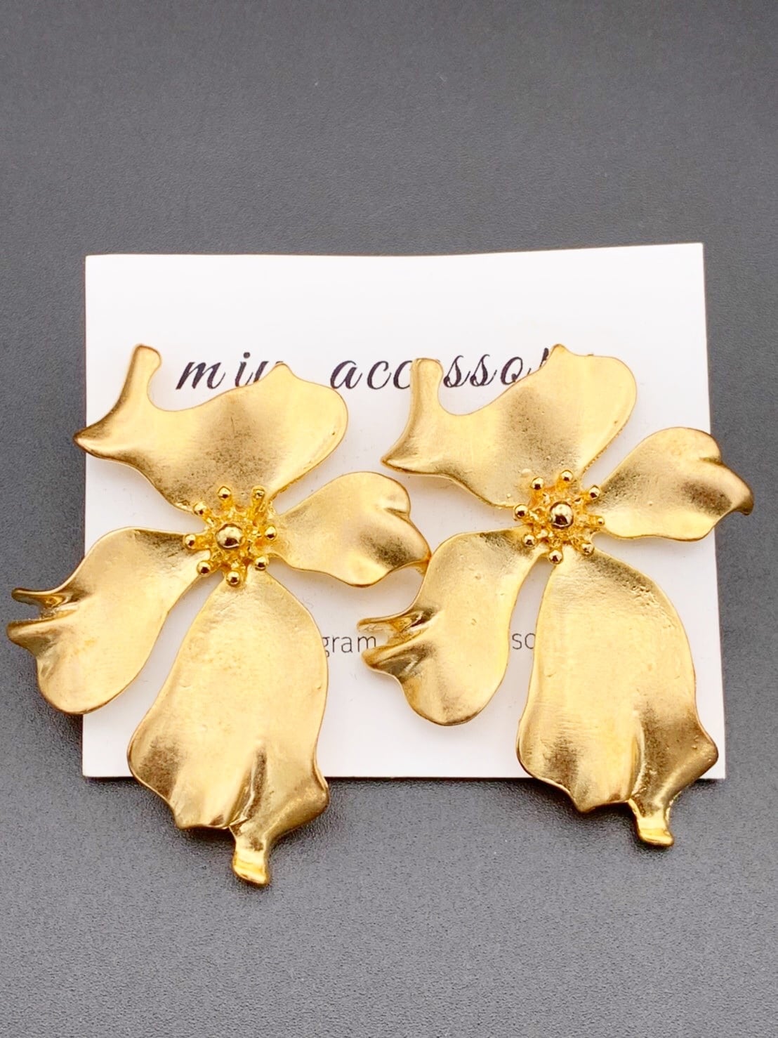 ゴールドフラワーピアス | CARA handmade