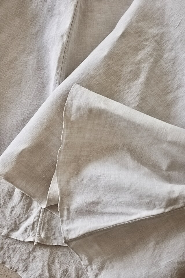 フランス 1900s 手織リネン 装飾的モノグラムと緩やかなワンピースa アンティーク