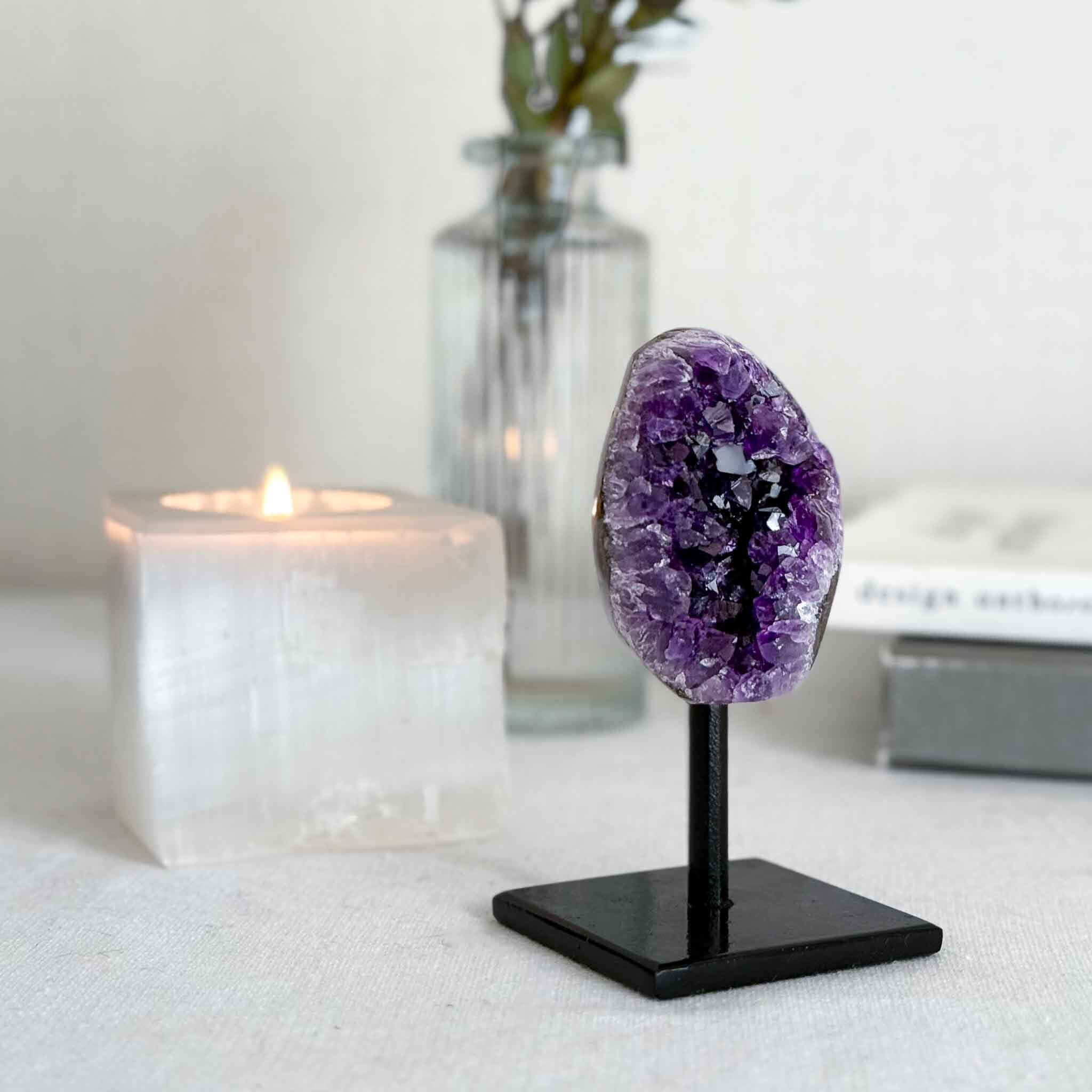 アメジスト スタンド付き （ブラック）【送料無料】｜Amethyst on Iron