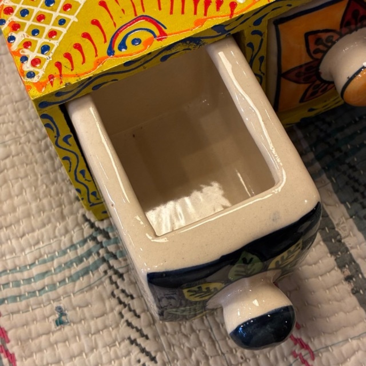 India Blue Pottery Mini 3-Drawer Unit　インド　ブルーポタリ3ドロワーチェスト　横型　イエロー　引き出し　置物　玄関収納　メヘンディアート　鍵入れ　印鑑入れ　ハンドメイド
