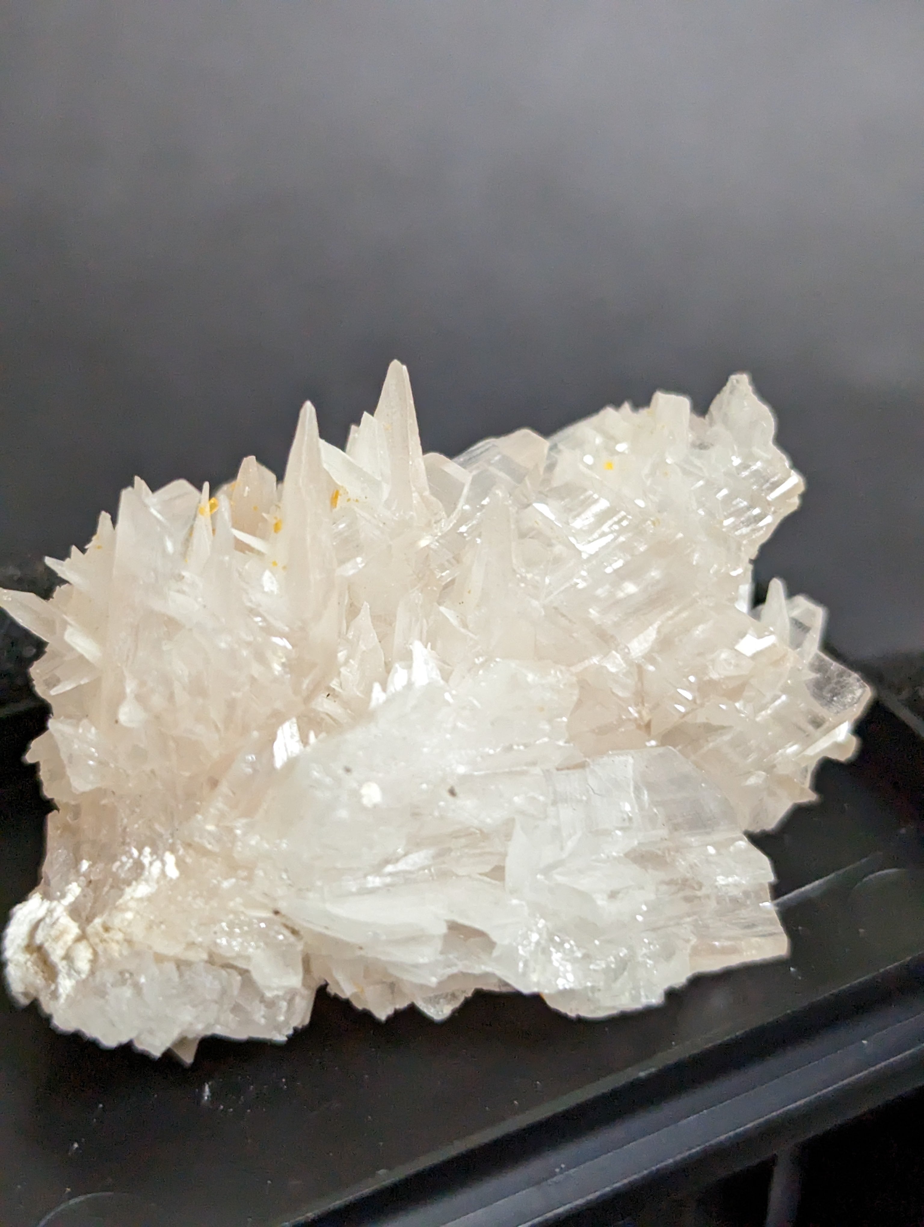 イラン スノーフレークセルサイト A754 天然石 原石 鉱物標本 鉱石 白