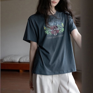 grape graphic crew neck tshirt